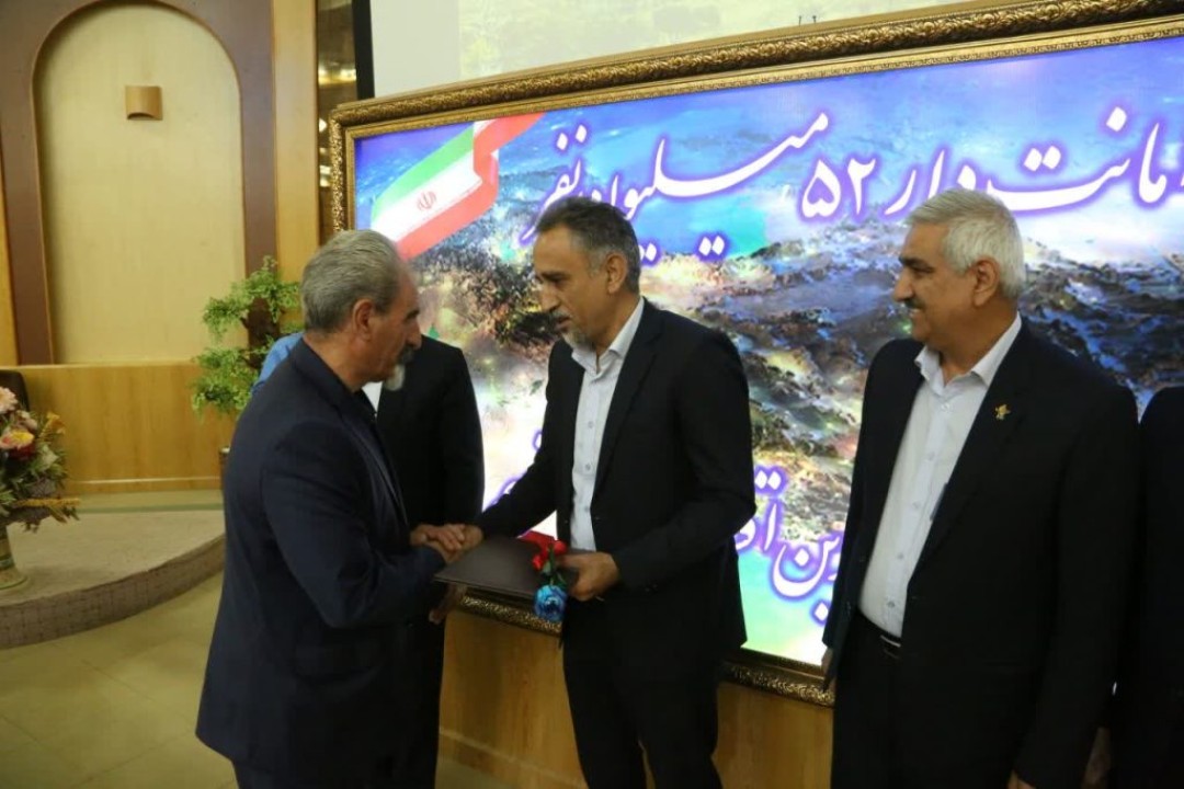 مراسم تجلیل از بازنشستگان، زوج‌های جوان و پرستاران پتروشیمی خراسان برگزار شد